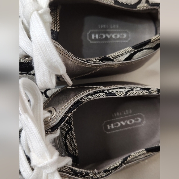 Coach Shoes Womens 5BCasual Signature shoes  GreySilver Low Top Lace Up - Picture 2 of 7